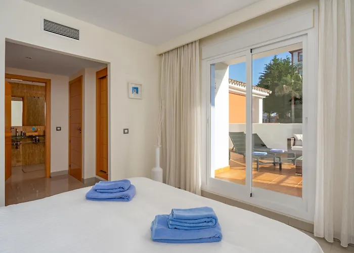 Apartment Cortijo Del Mar - Coral Nest By Interhome Estepona